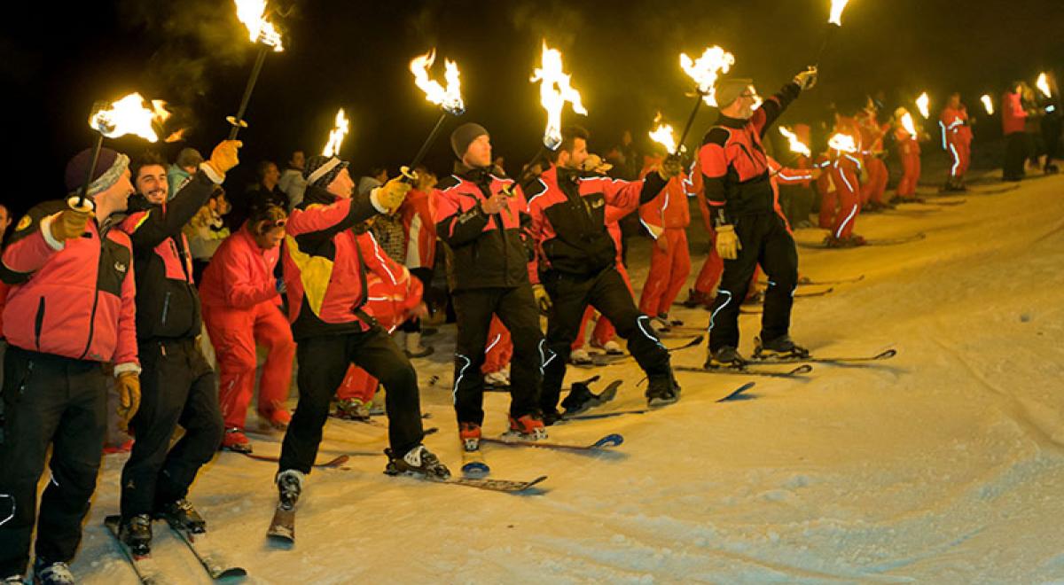 Descente aux flambeaux et feu d'artifice - Val d'Allos - la Foux_La Foux d’Allos - Descente aux flambeaux et feu d'artifice - Val d'Allos - la Foux_La Foux d’Allos