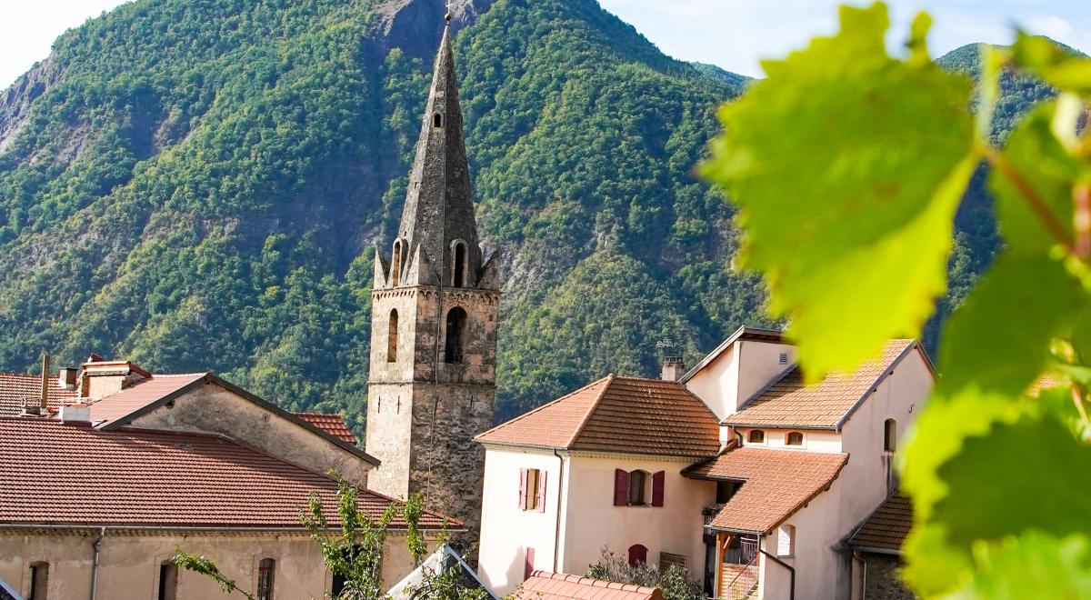 Rendez-vous en terres connues : Les murmures des montagnes._Remollon - maison du vigneron
