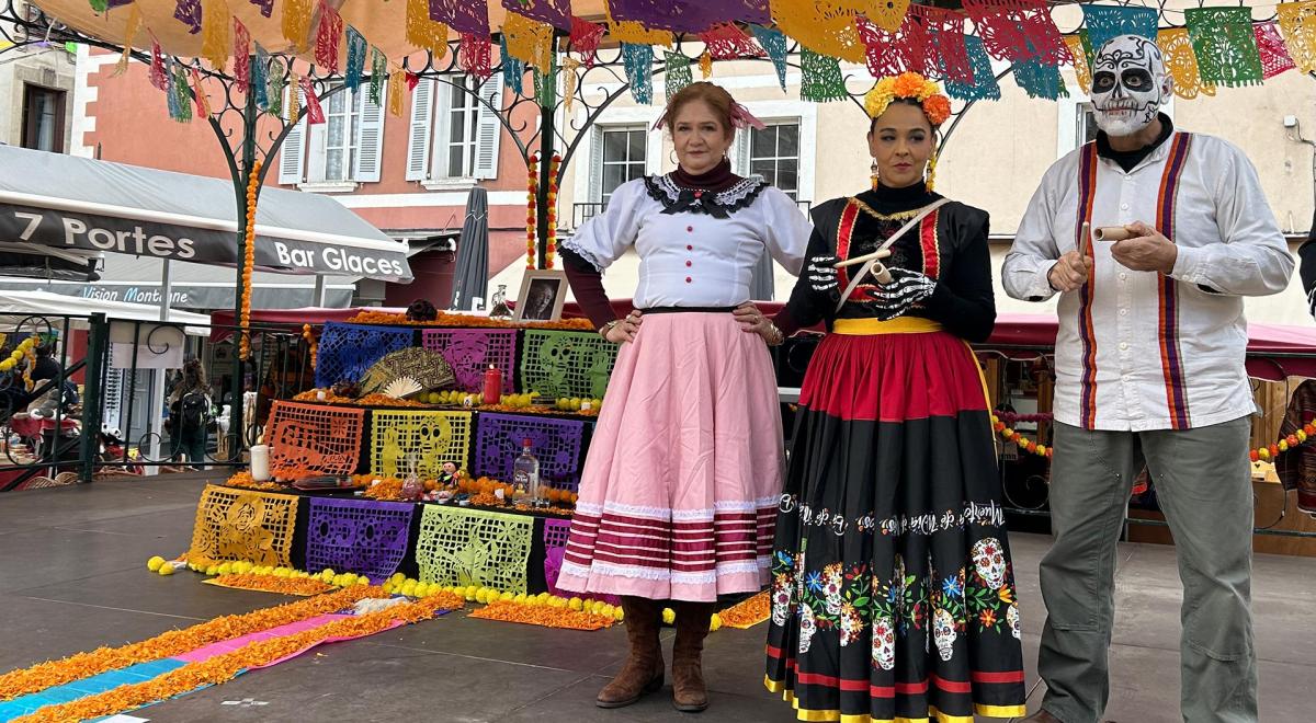 Inauguration de l’autel des morts participatif - Barcelonnette - Autel des morts participatif Inauguration de l’autel des morts participatif - Barcelonnette - Autel des morts participatif