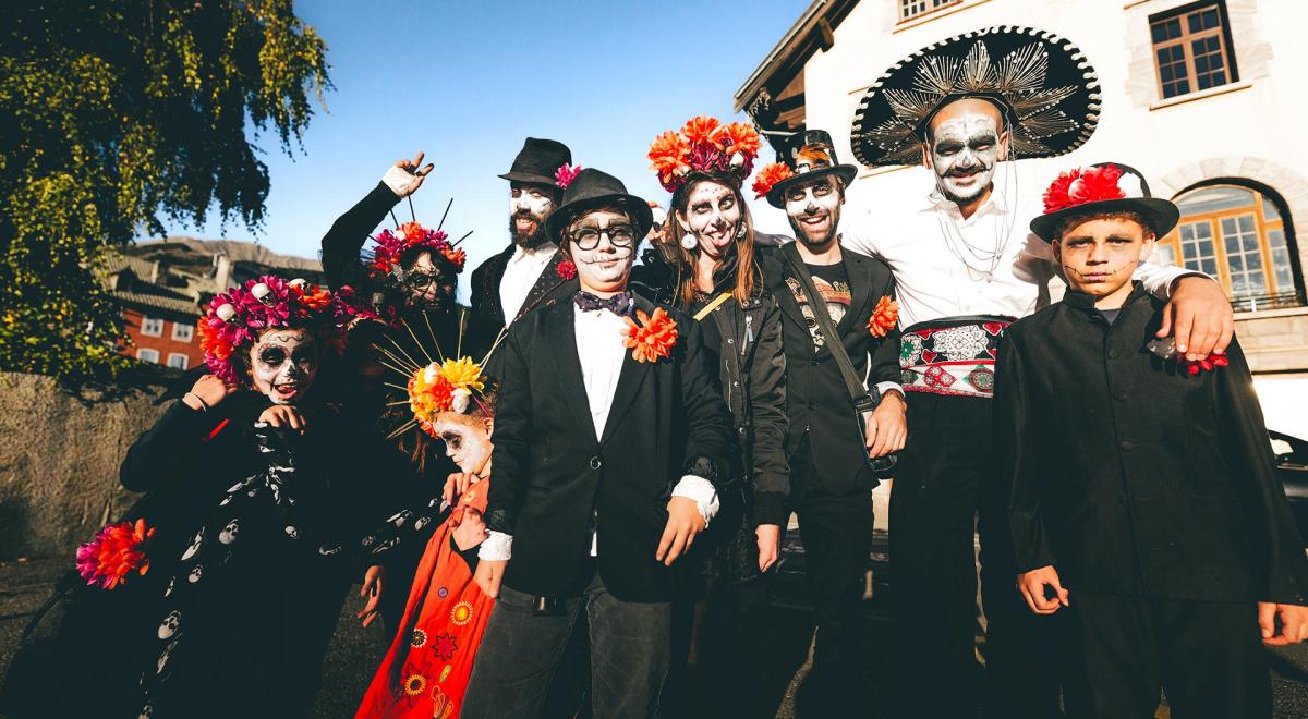 Concours du plus beau déguisement de la Fête des Morts - Concours du plus beau déguisement de la Fête des Morts Concours du plus beau déguisement de la Fête des Morts - Concours du plus beau déguisement de la Fête des Morts