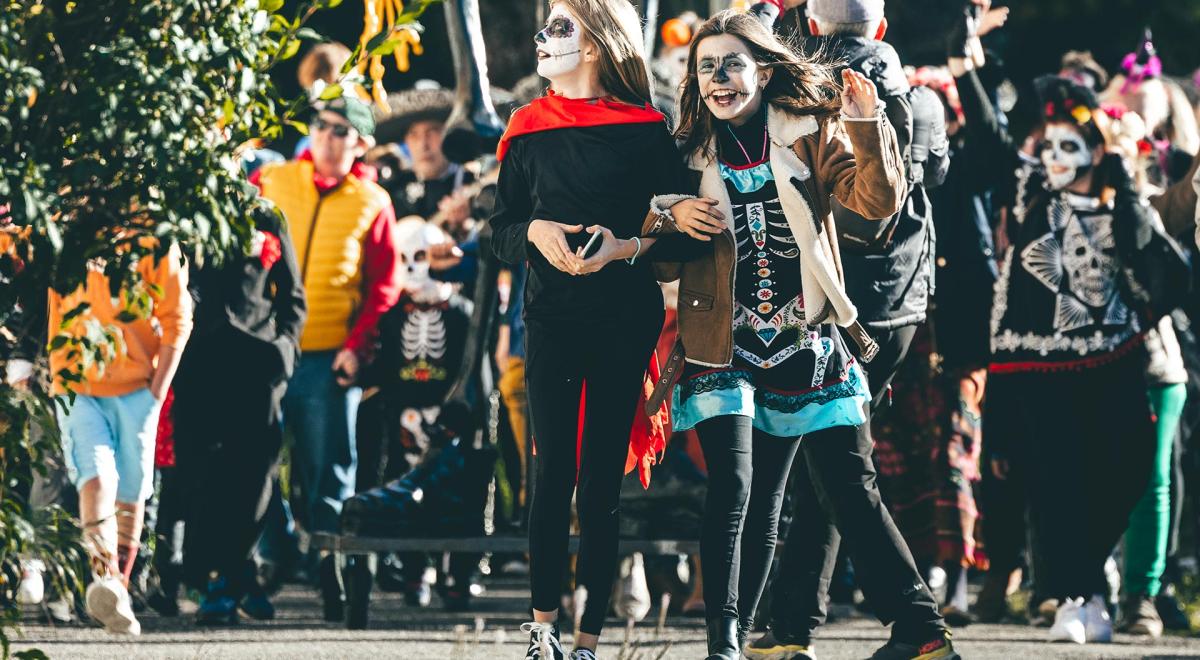 Défilé de la Fête des Morts spécial enfants - Barcelonnette - Défilé de la Fête des Morts spécial enfants