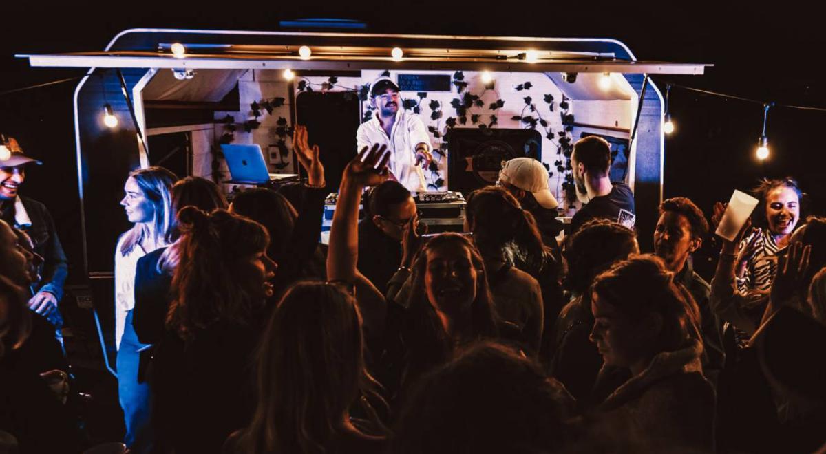 Concert DJ Truck "Mémé Chut"_Barcelonnette