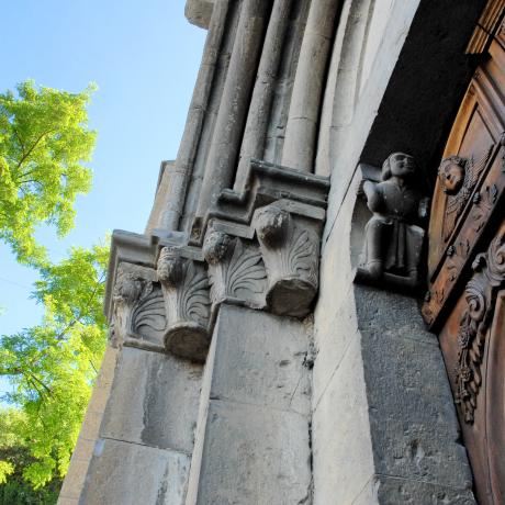 Journées du Patrimoine de Pays & des Moulins - Eglise ND de Nazareth à Seyne, Porte d'entrée de l'église