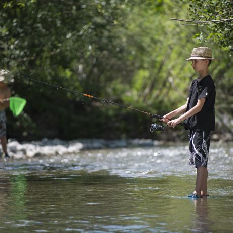 Atelier Pêche Nature au Lac de Serre-Ponçon - Pêche en rivière
