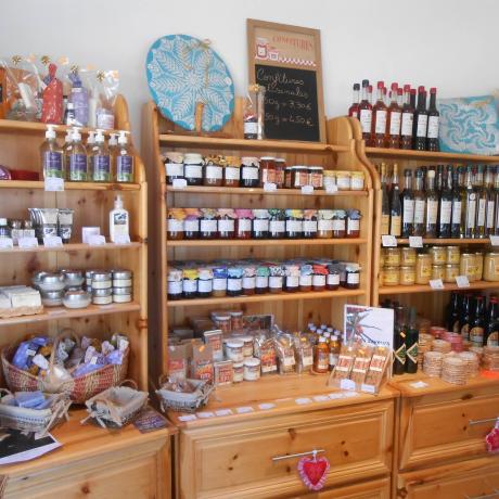 Dégustation de produits locaux à La Ferme aux Saveurs_Montclar - la Ferme aux Saveurs
