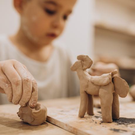 Familles en Orres : Atelier conté et création d'animaux en argile_Les Orres