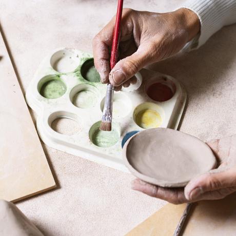 Atelier : Peinture sur magnets en argile_Les Orres - Atelier : Peinture sur magnets en argile_Les Orres